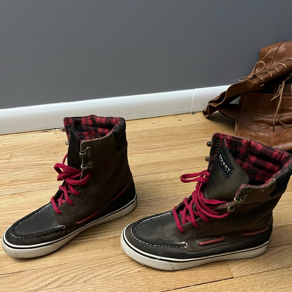 Sperry high top fold down sneaker boots